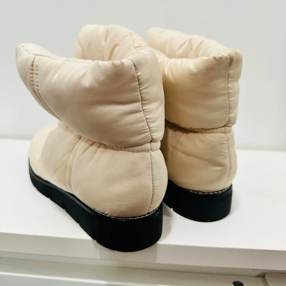 J.Crew Ivory Puffer Ankle Boots Bungee Toggle Winter Lug Sole BD325 Womens 8
